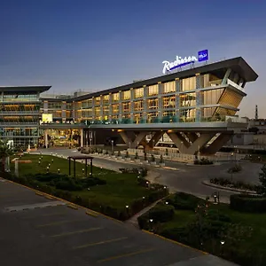 فندق Radisson Blu Convention And Exhibition Center, الرياض
